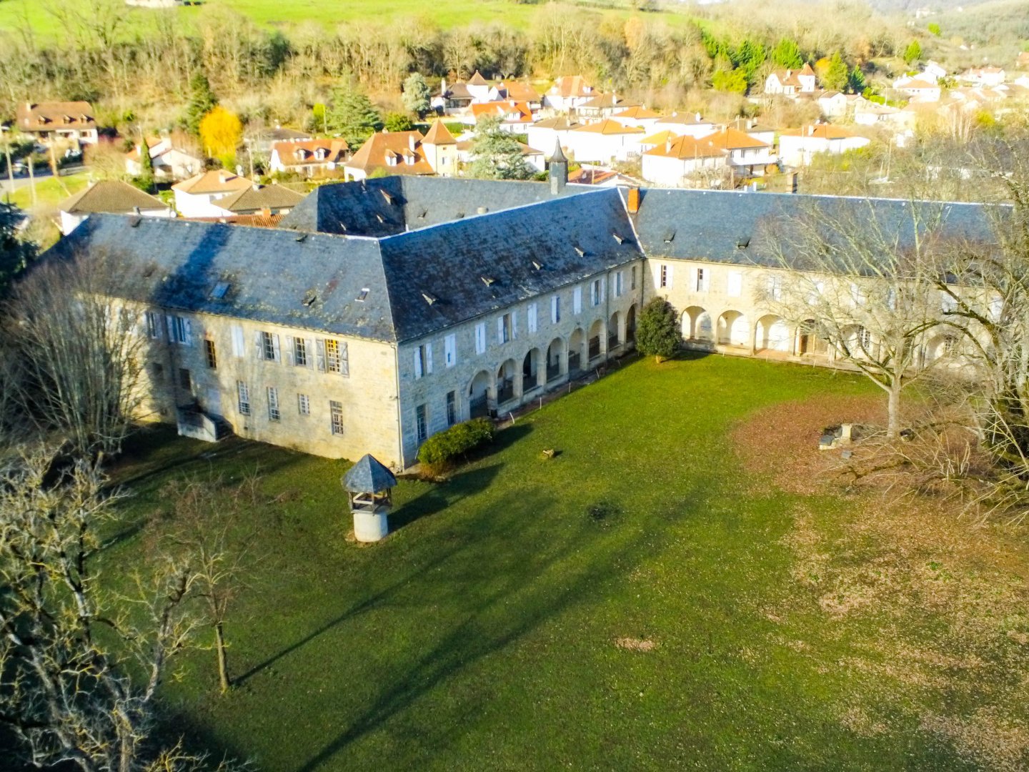 Maison 60 pièces 2 600 m² Saint-Céré