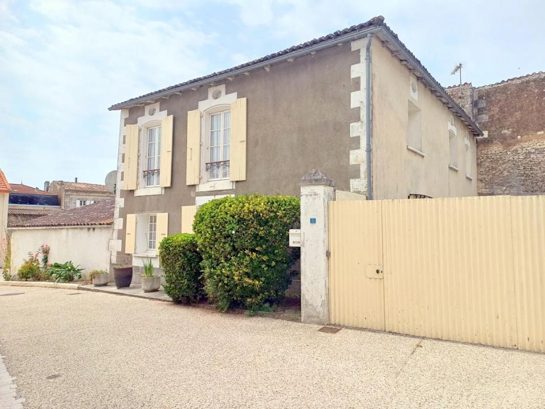 Maison 8 pièces 141 m² Saint-Fort-sur-Gironde
