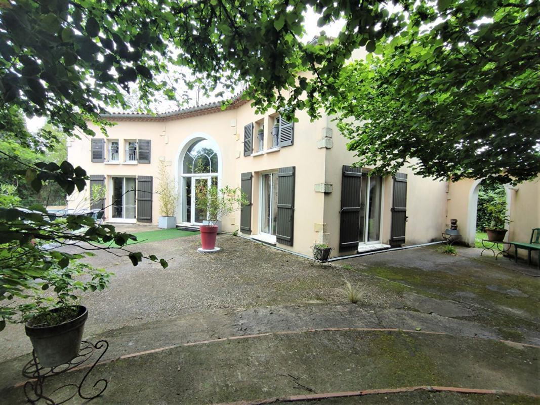 Maison 4 pièces 156 m² Saint-Ciers-d'Abzac