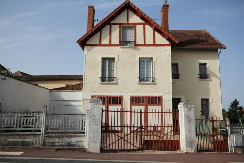 Maison 8 pièces 165 m² Néris-les-Bains