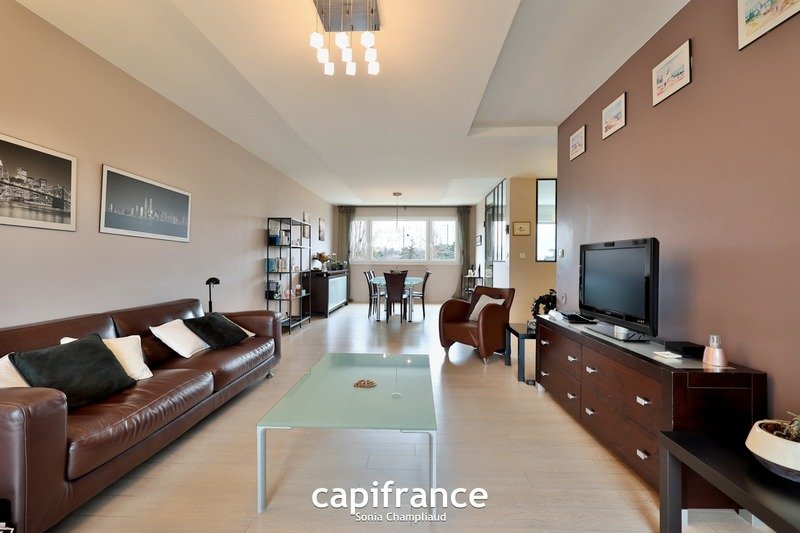 Appartement 6 pièces 137 m² ecully
