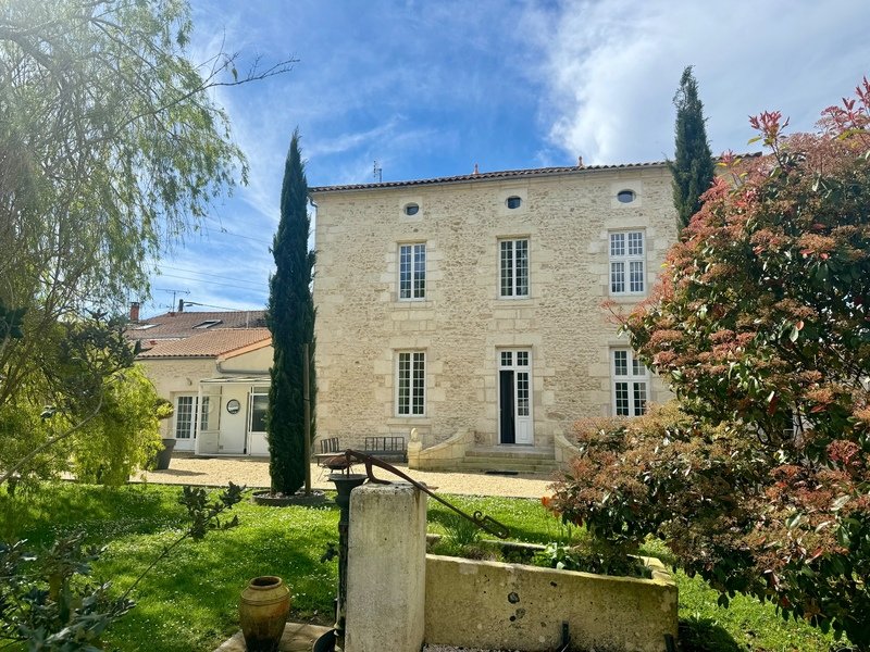 Maison 10 pièces 260 m² Tonnay-Charente