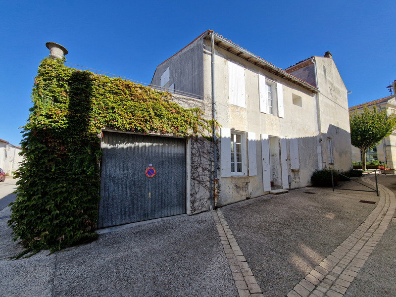 Maison 5 pièces 176 m² Tonnay-Boutonne