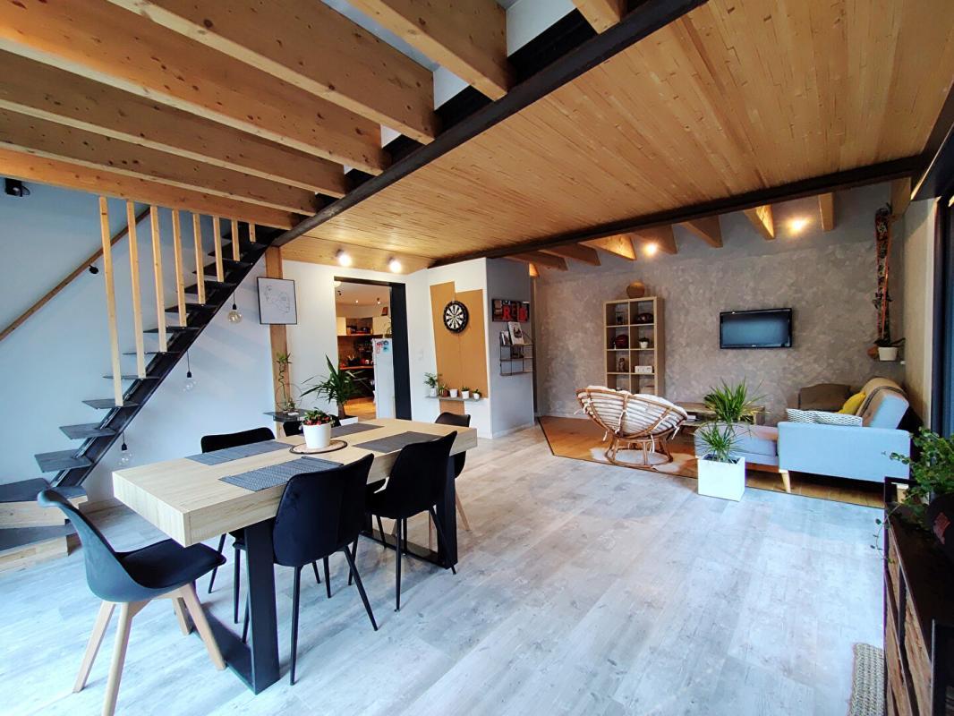 Maison 1 pièce 103 m²