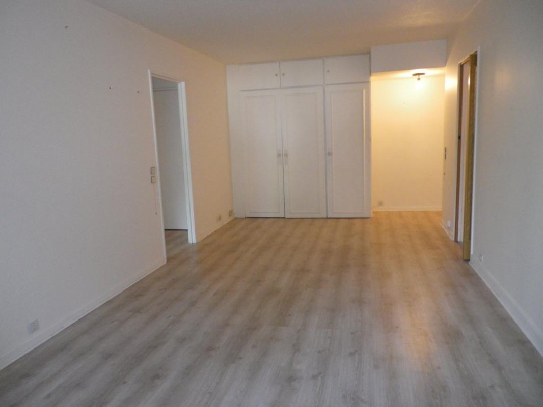 Appartement a louer paris-15e-arrondissement - 2 pièce(s) - 46 m2 - Surfyn