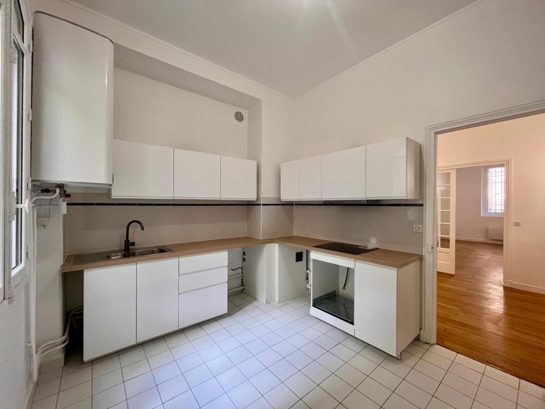 Appartement a louer  - 3 pièce(s) - 98 m2 - Surfyn