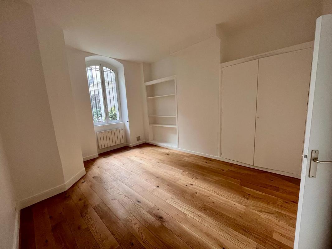 Appartement a louer paris-8e-arrondissement - 1 pièce(s) - 33 m2 - Surfyn