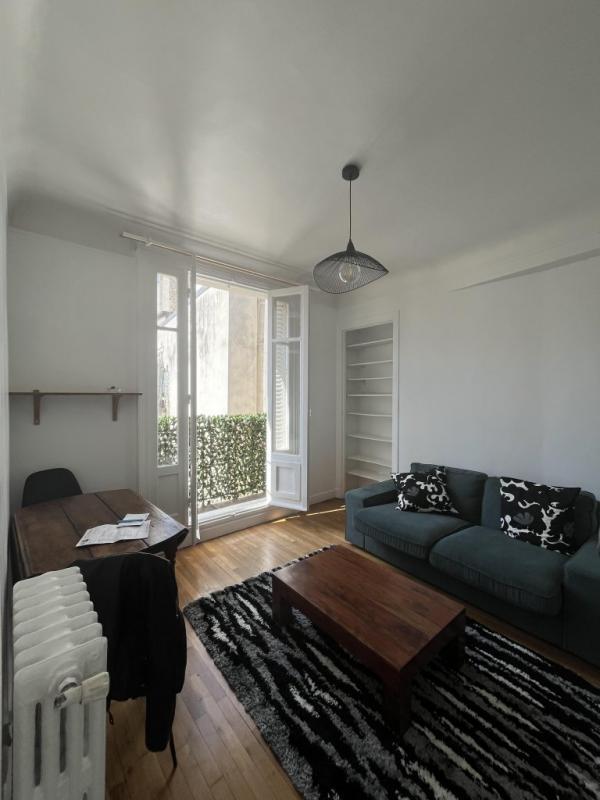 Appartement 2 pièce(s) 32 m²à louer Paris-18e-arrondissement