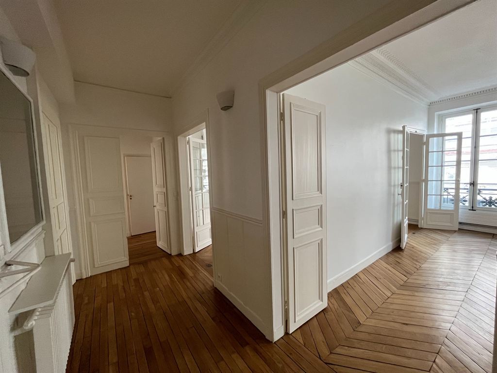 Appartement a louer paris-6e-arrondissement - 5 pièce(s) - 117 m2 - Surfyn