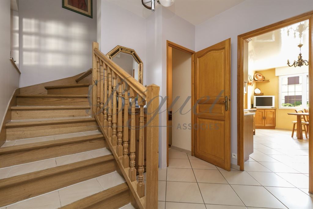 Maison a vendre  - 6 pièce(s) - 269 m2 - Surfyn