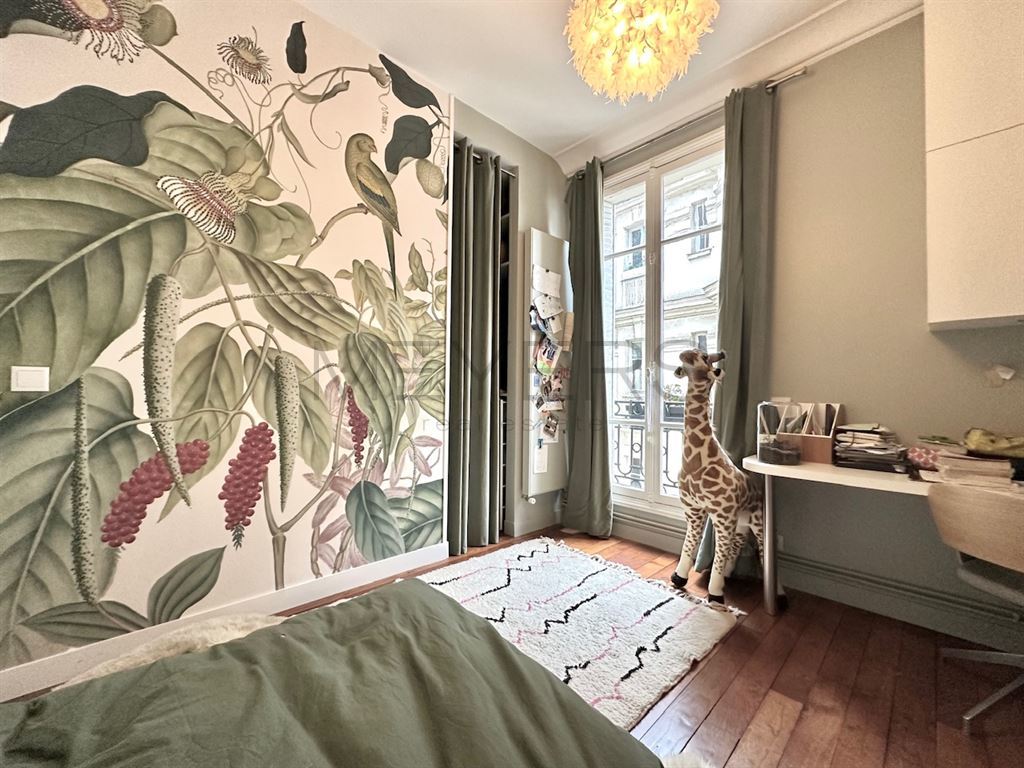 Appartement a louer paris-17e-arrondissement - 5 pièce(s) - 114 m2 - Surfyn