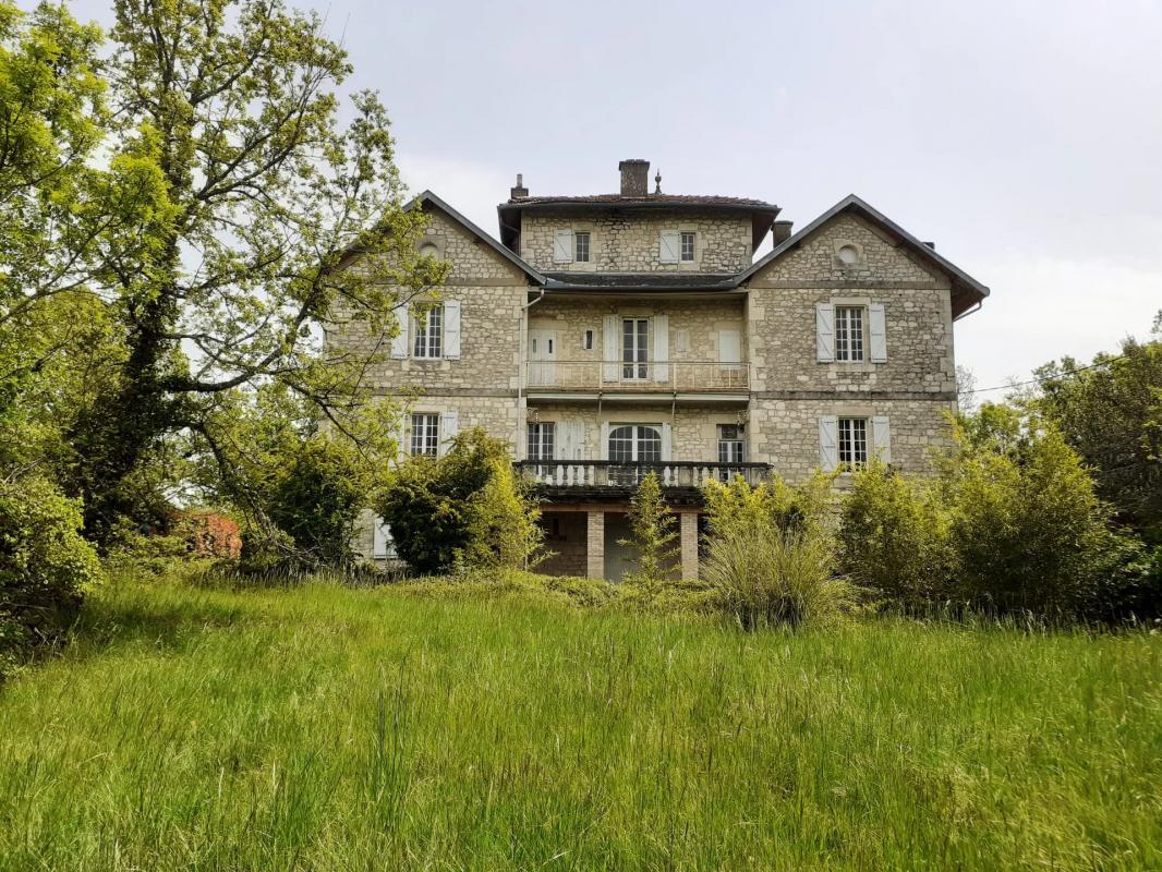 Maison 19 pièces 665 m² Montpezat-de-Quercy