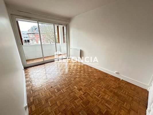 Appartement a louer  - 5 pièce(s) - 81.62 m2 - Surfyn