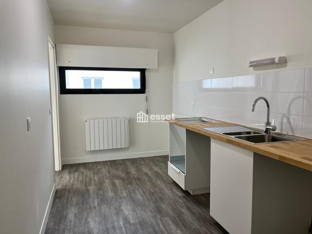 Appartement a louer  - 5 pièce(s) - 111 m2 - Surfyn