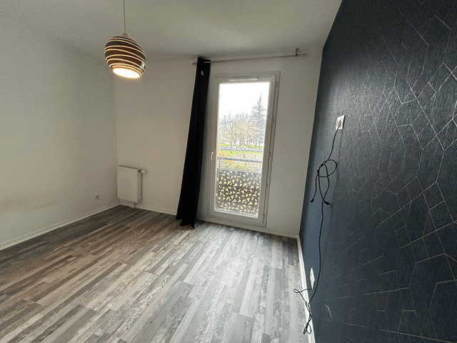 Appartement a louer  - 4 pièce(s) - 80.7 m2 - Surfyn
