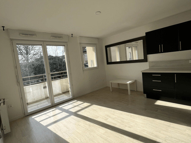 Appartement a louer persan - 3 pièce(s) - 53 m2 - Surfyn