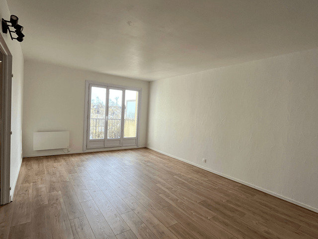Appartement a louer  - 4 pièce(s) - 82.8 m2 - Surfyn