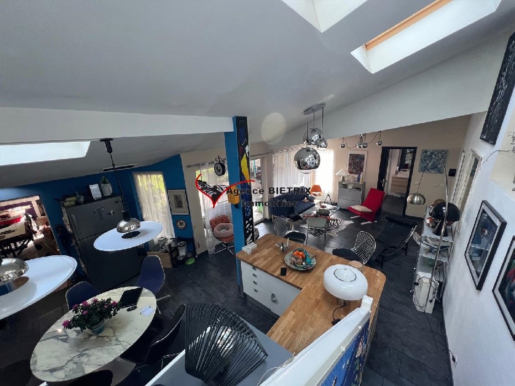 Maison a vendre  - 10 pièce(s) - 208 m2 - Surfyn