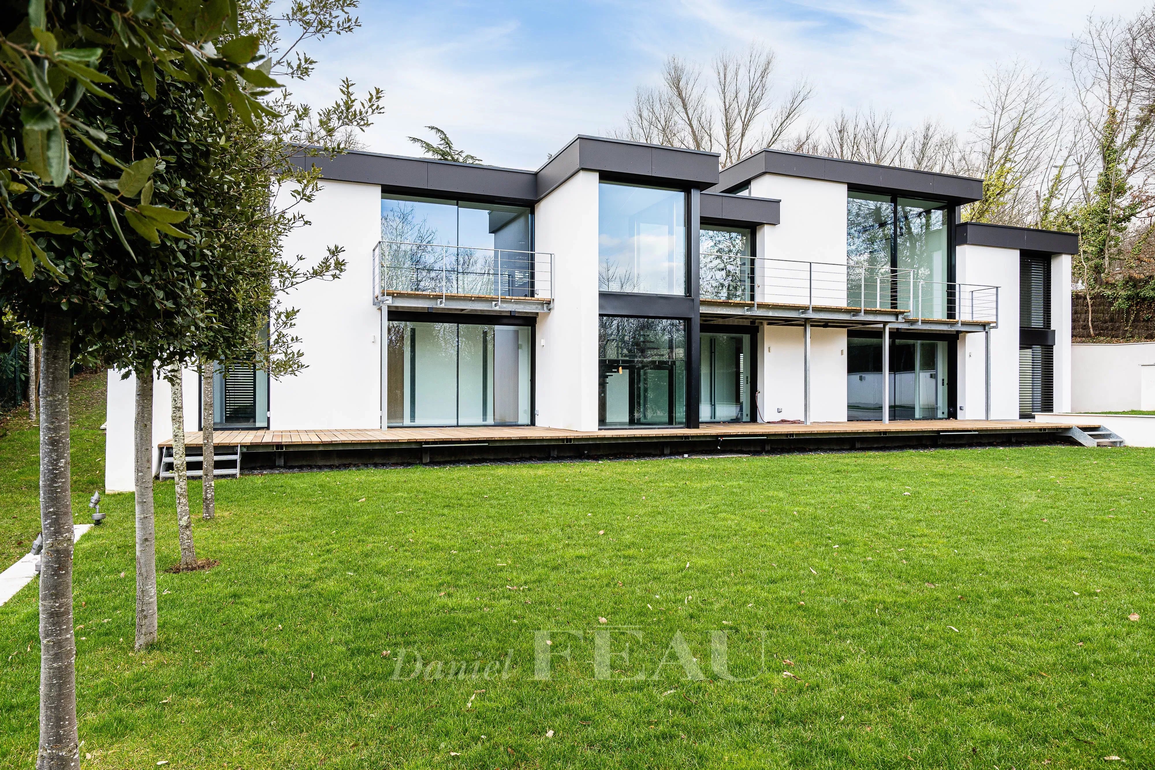 Maison a vendre  - 12 pièce(s) - 400 m2 - Surfyn
