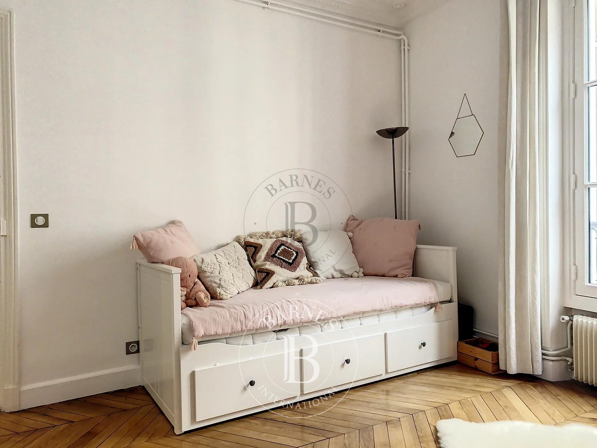 Appartement a louer paris-10e-arrondissement - 5 pièce(s) - 128 m2 - Surfyn