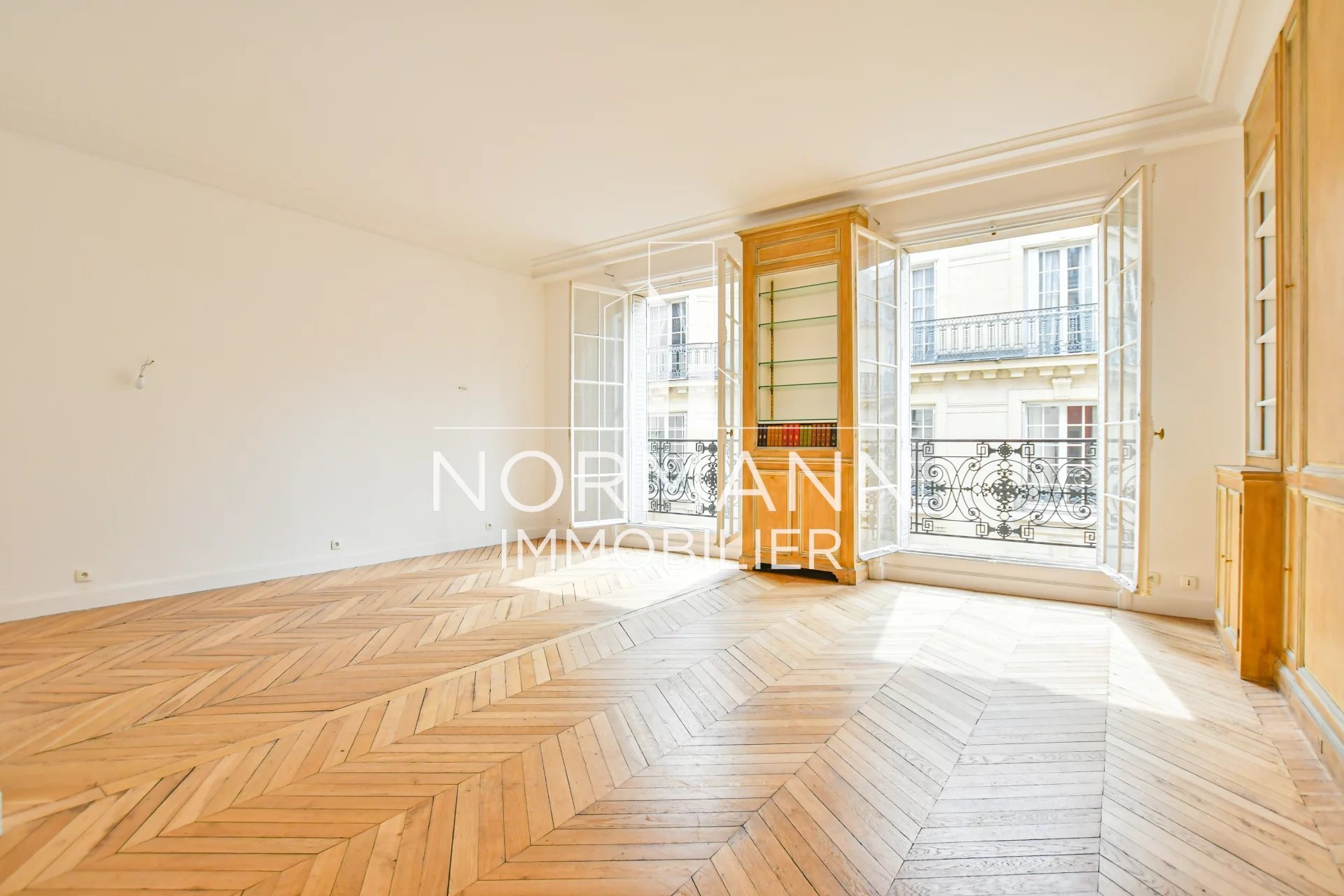 Appartement a louer paris-9e-arrondissement - 6 pièce(s) - 160 m2 - Surfyn