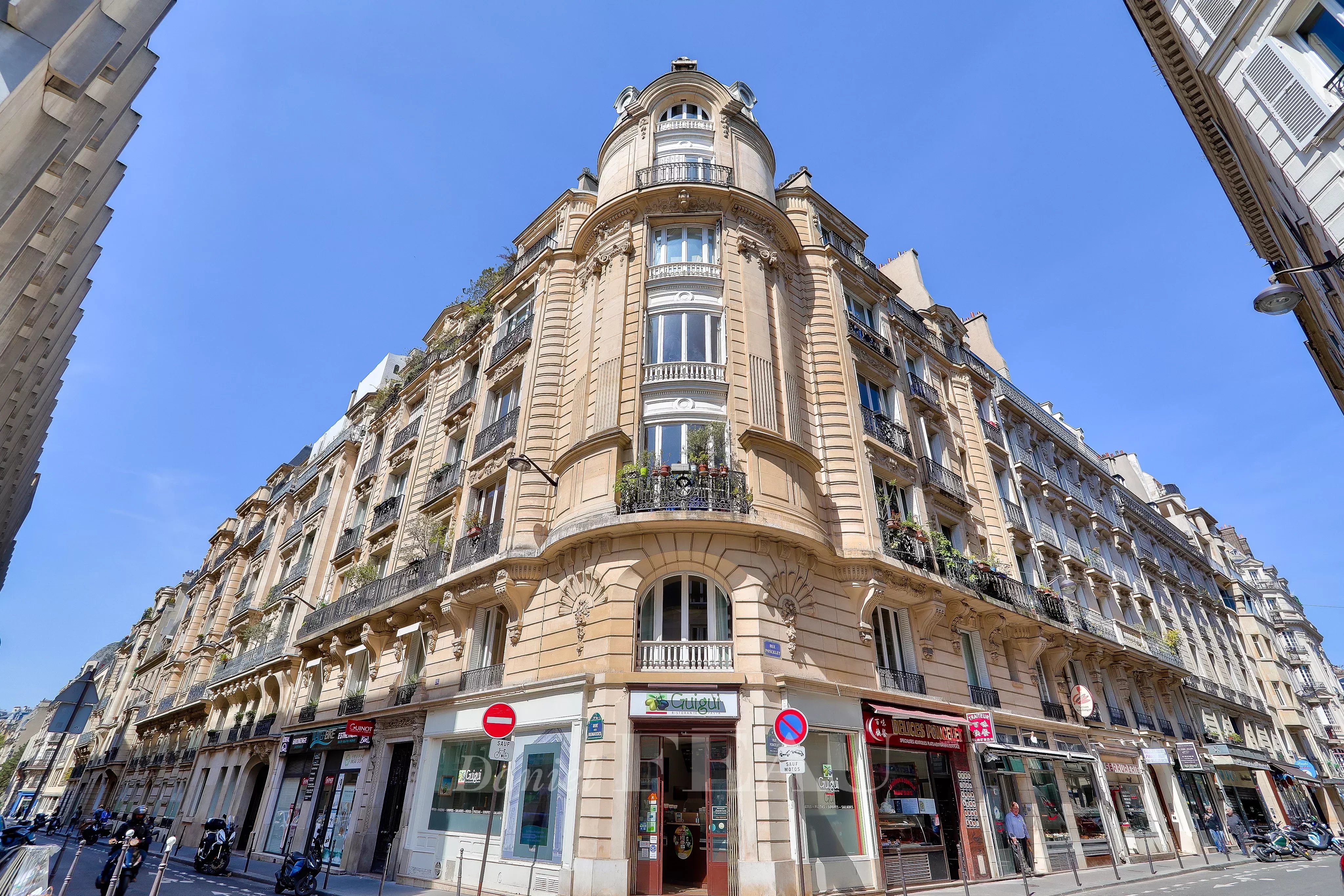 Appartement a louer paris-17e-arrondissement - 6 pièce(s) - 152 m2 - Surfyn