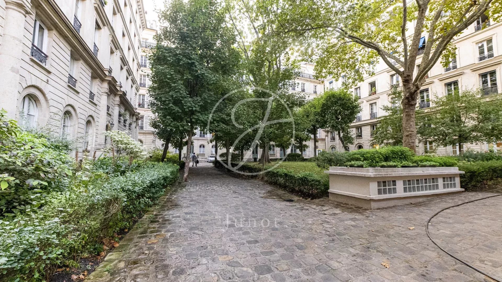 Appartement a louer paris-9e-arrondissement - 4 pièce(s) - 79.78 m2 - Surfyn