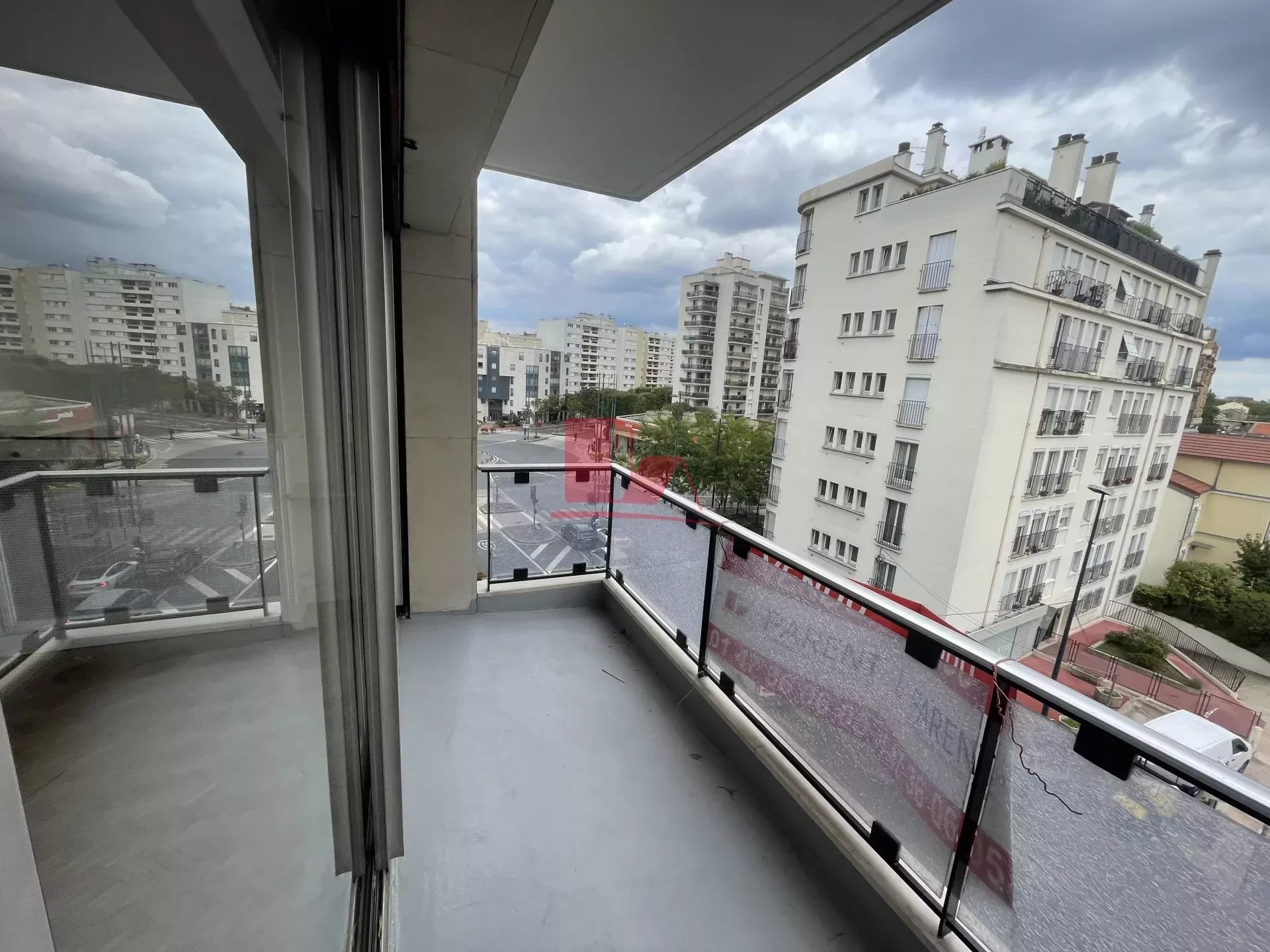 VANVES - Beau 3 pièces de 72,27 m² avec 2 balcons cave et parking