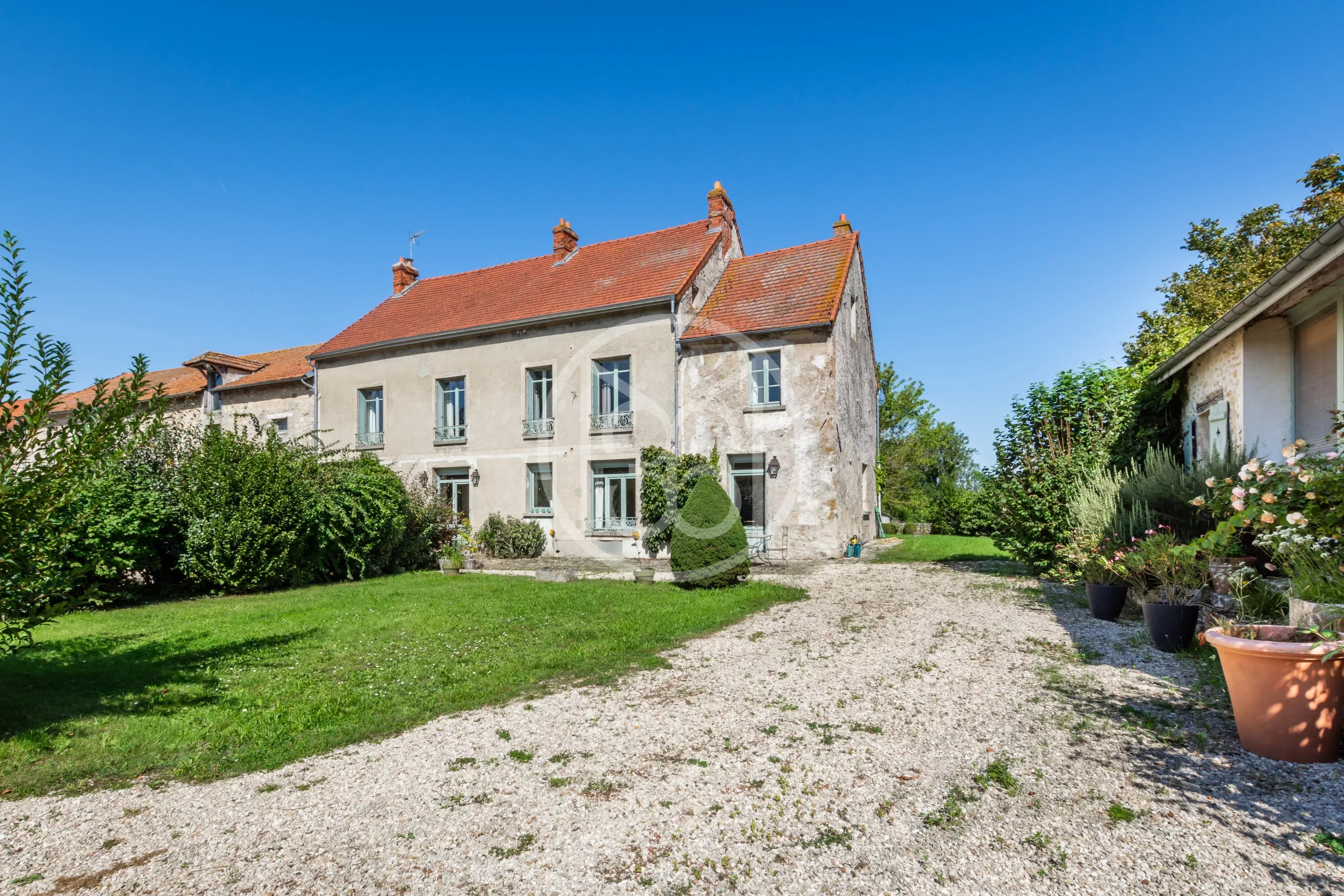 Maison 10 pièces 272 m² Château-Thierry