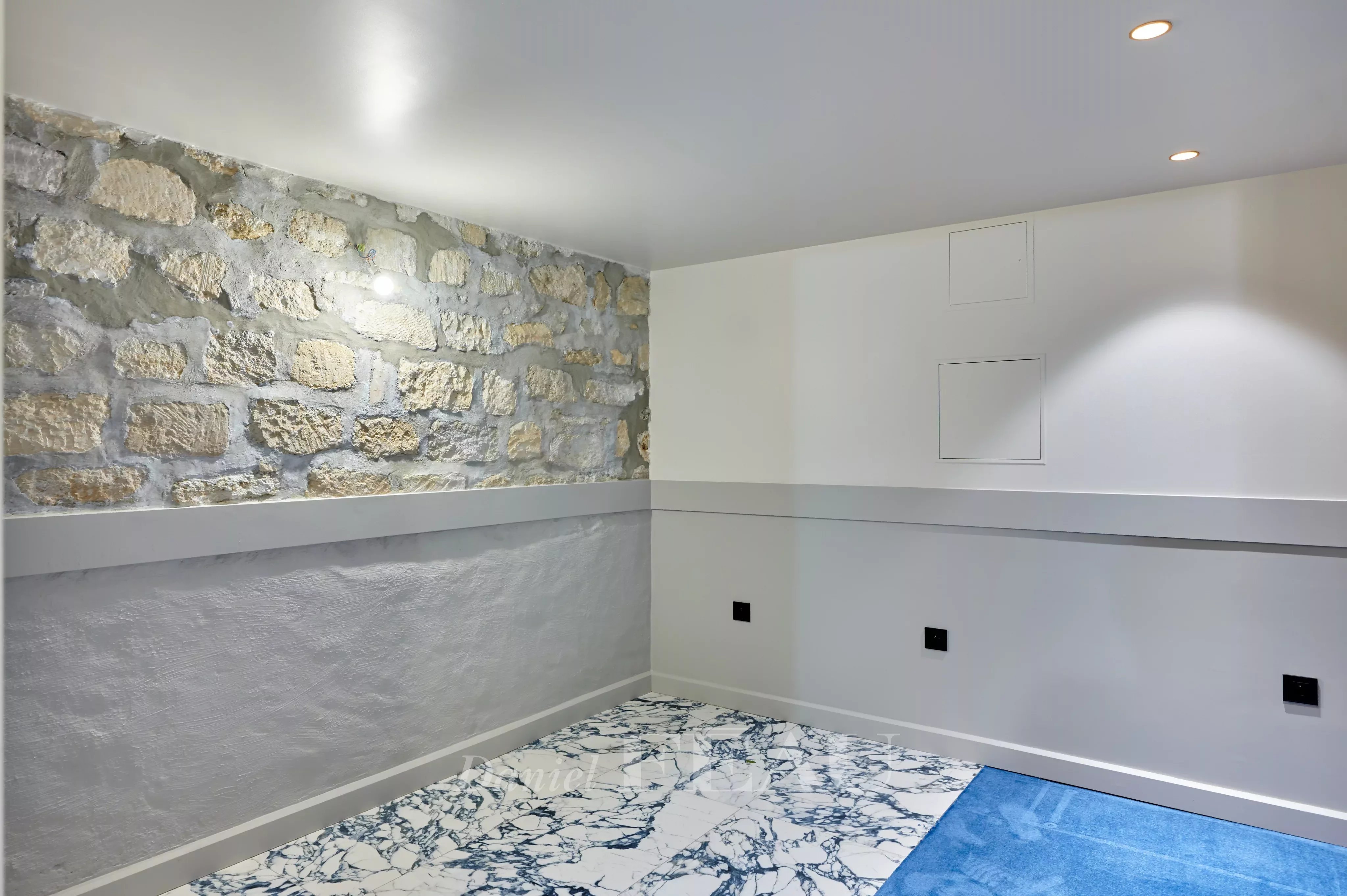Maison a louer  - 8 pièce(s) - 212.28 m2 - Surfyn