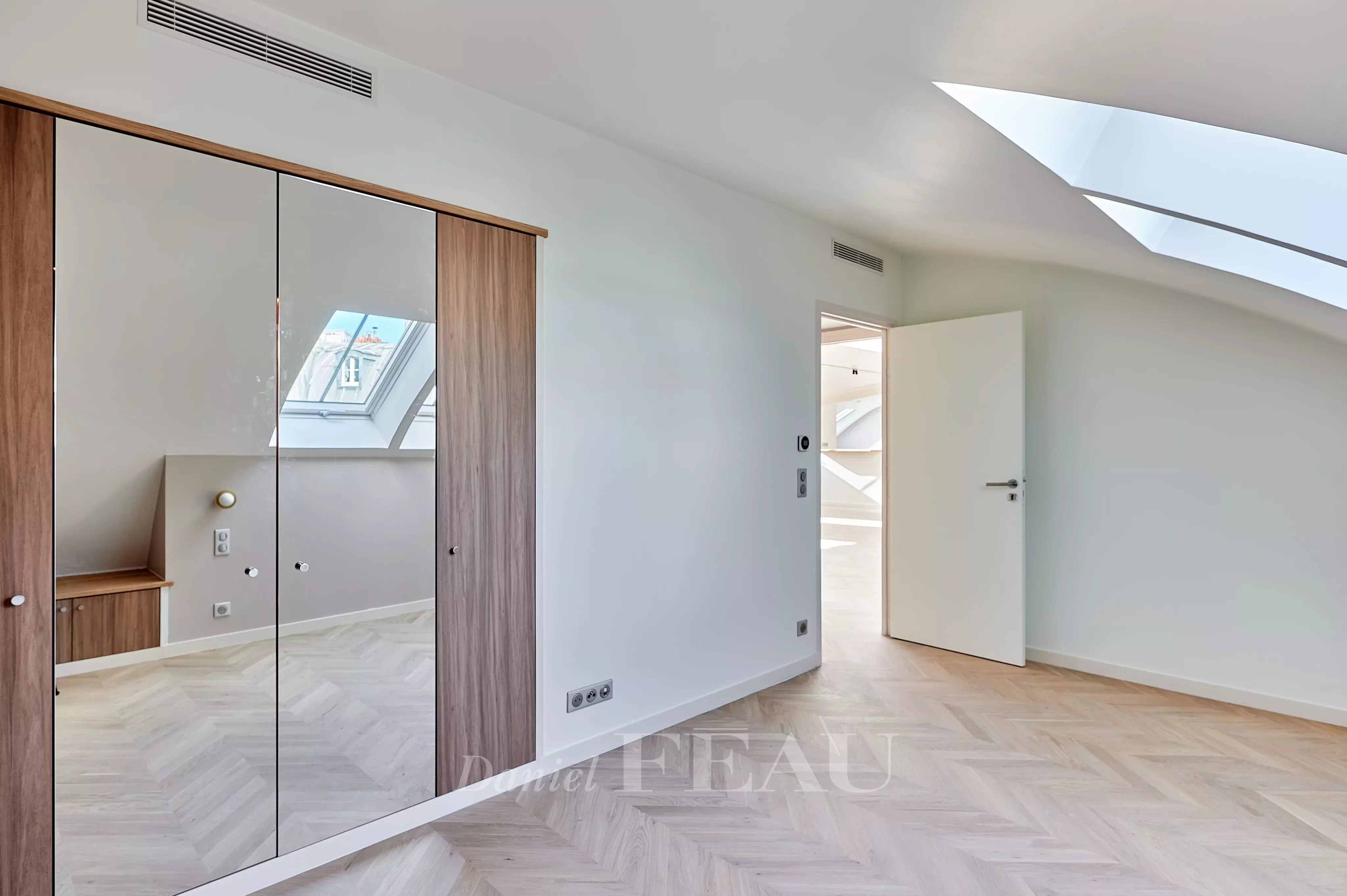 Appartement a louer paris-2e-arrondissement - 5 pièce(s) - 142.9 m2 - Surfyn
