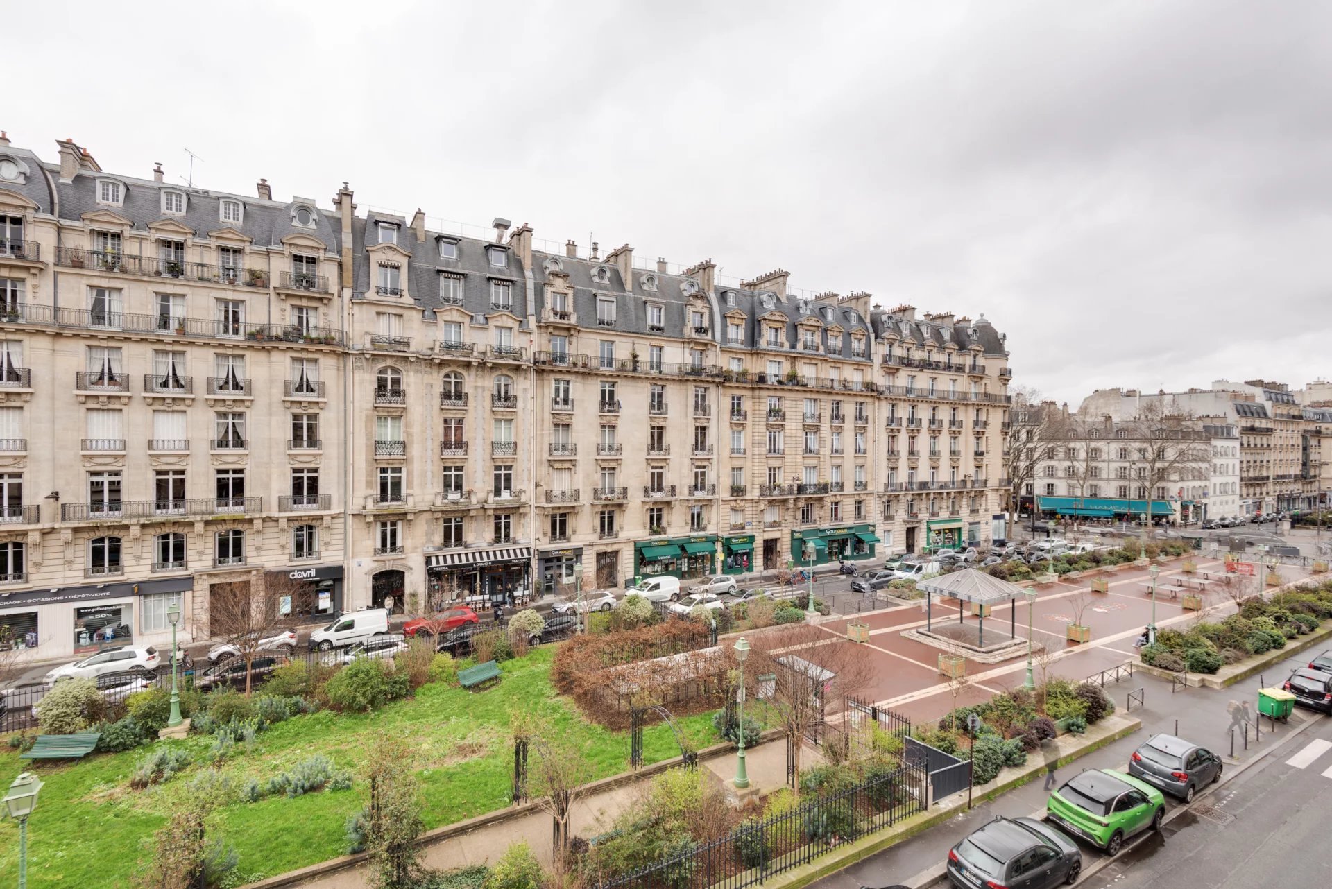Appartement a louer paris-17e-arrondissement - 5 pièce(s) - 112.71 m2 - Surfyn