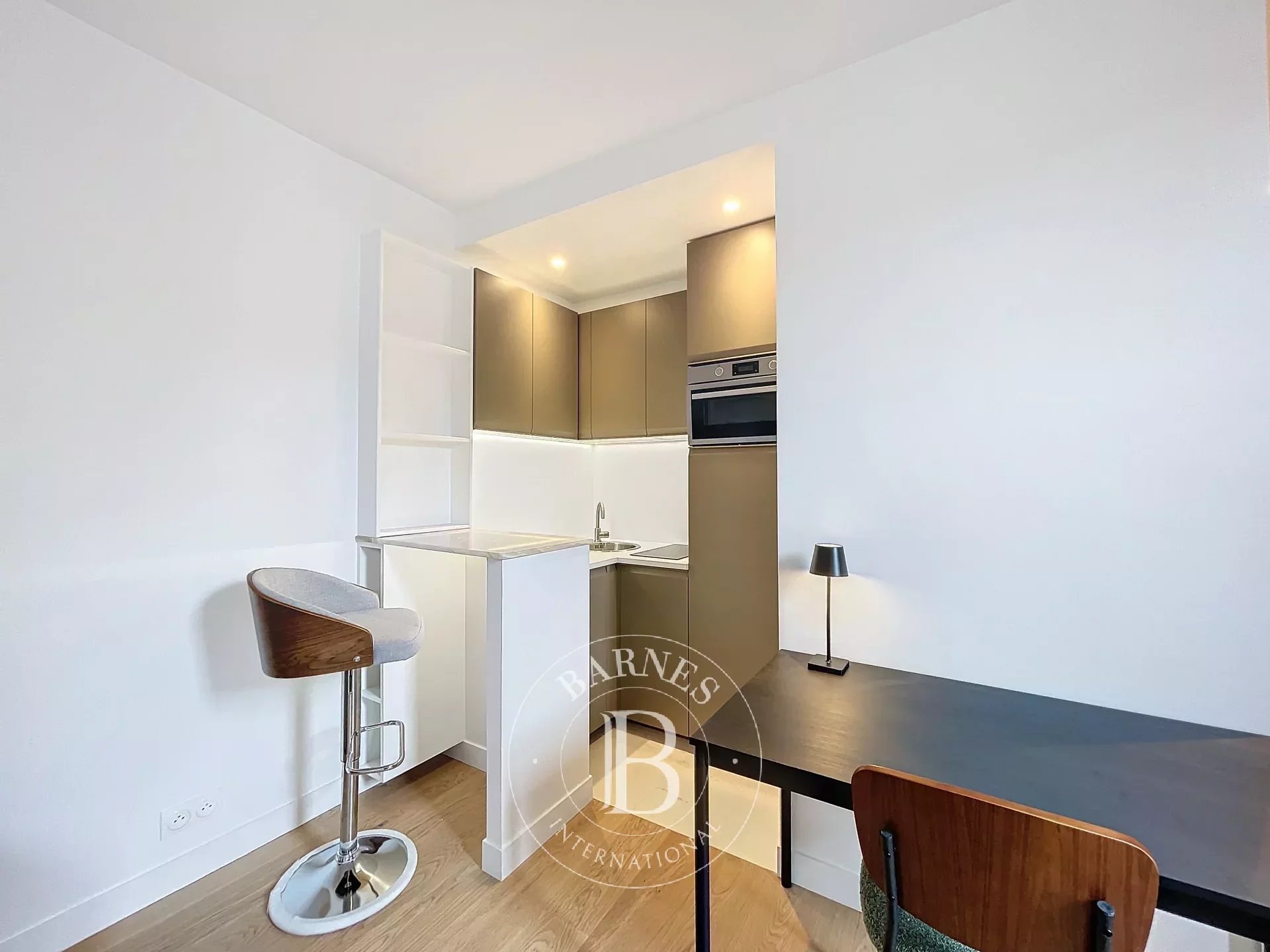 Appartement a louer  - 2 pièce(s) - 31.97 m2 - Surfyn