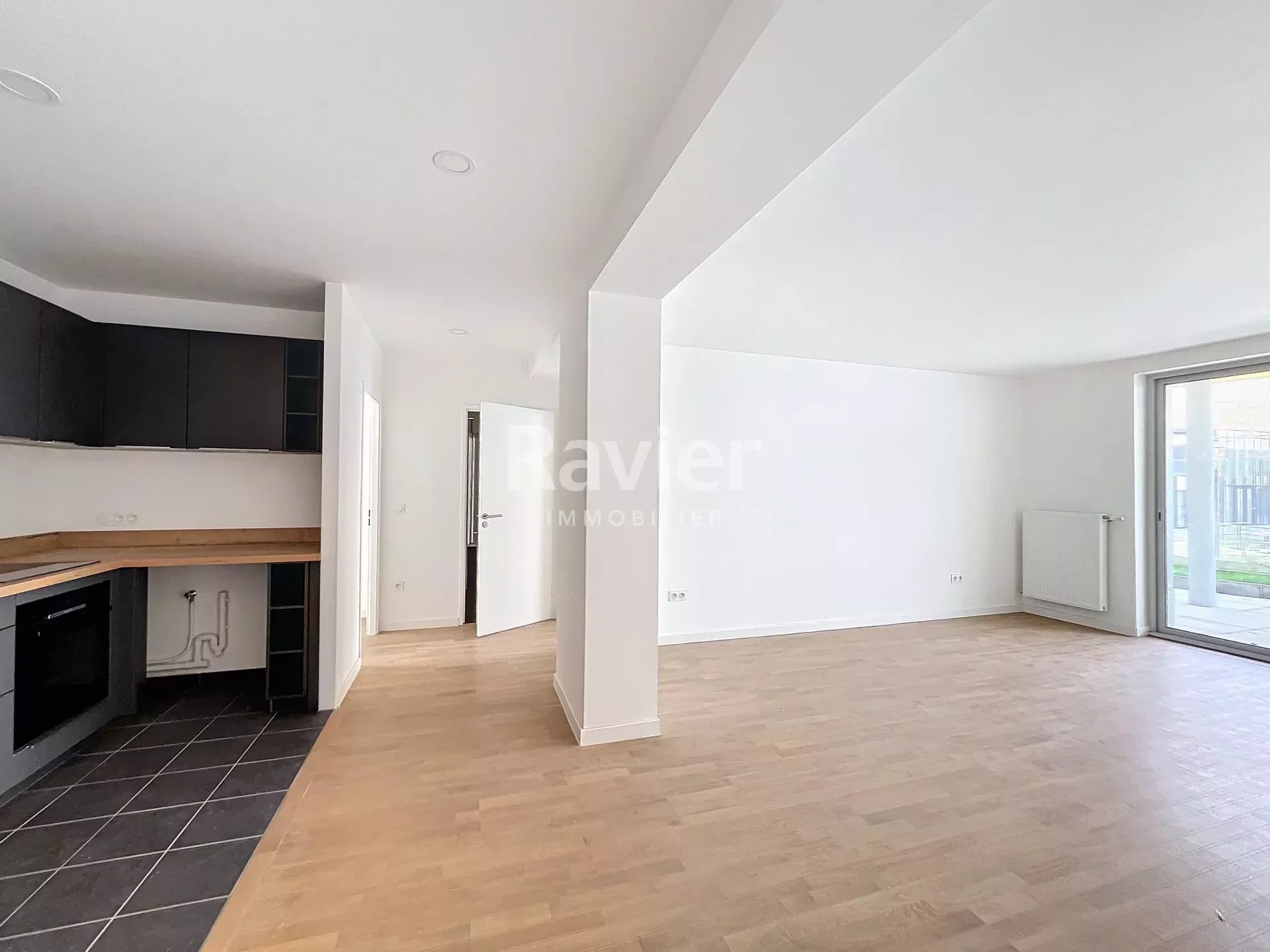 Appartement a louer  - 5 pièce(s) - 103.4 m2 - Surfyn