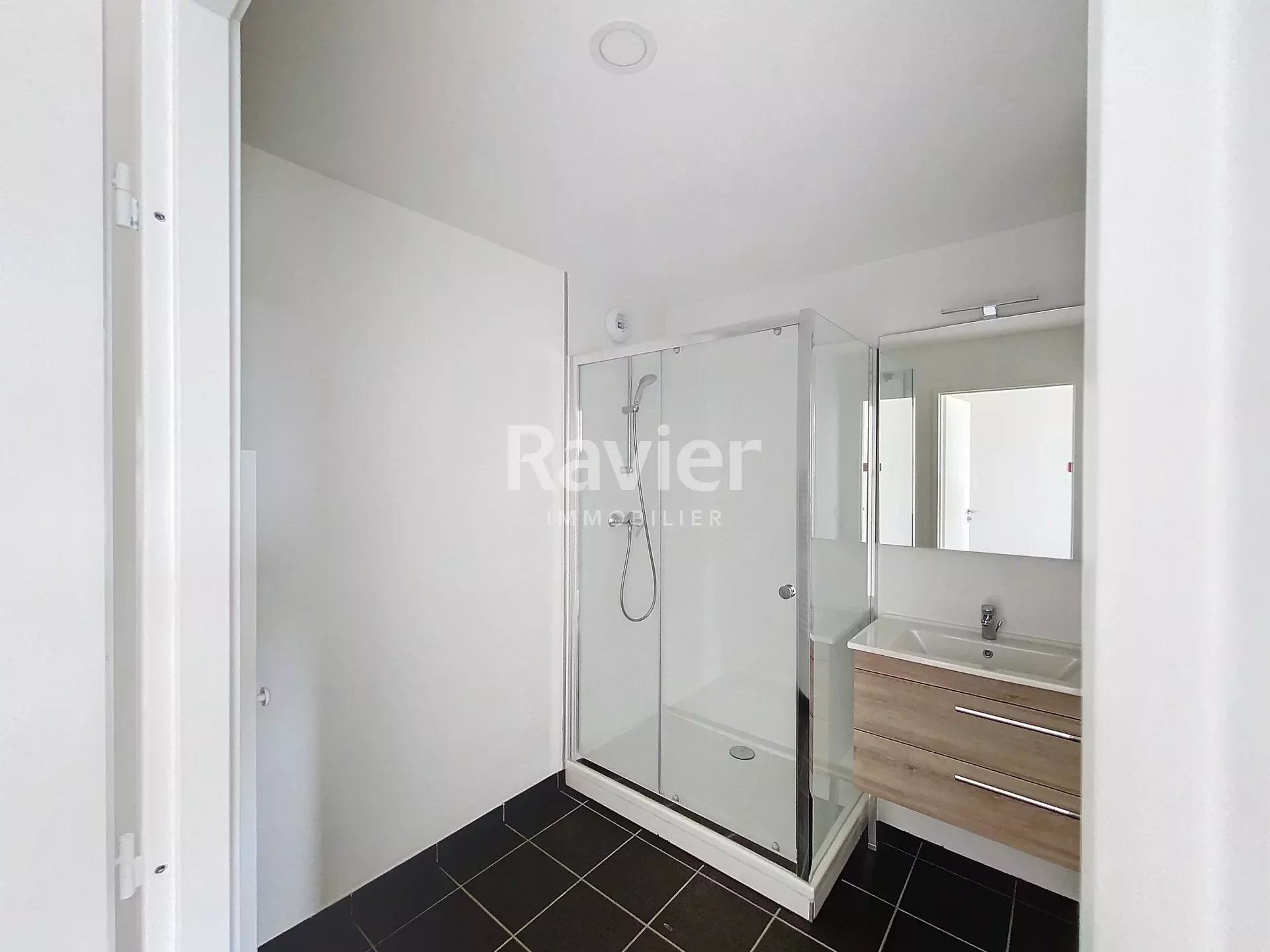 Appartement a louer suresnes - 4 pièce(s) - 86.1 m2 - Surfyn