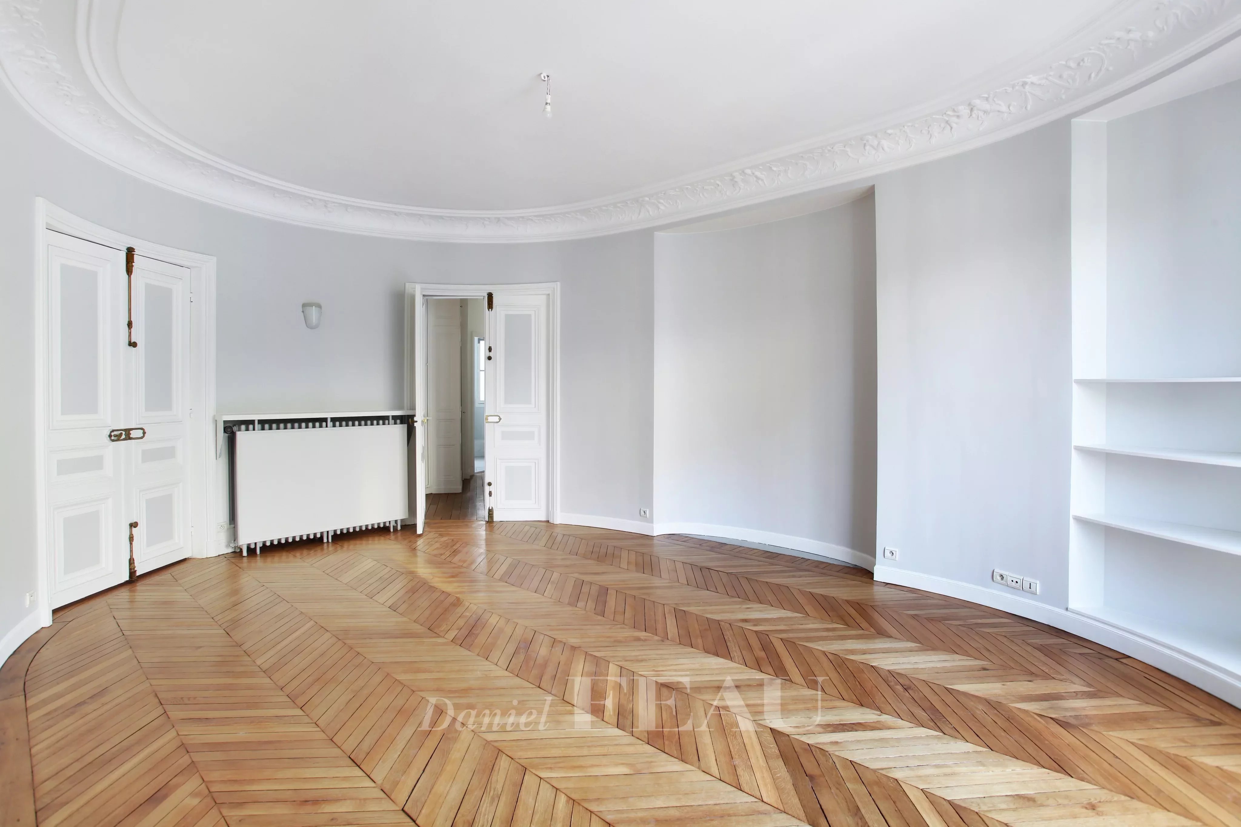 Appartement a louer  - 7 pièce(s) - 260.48 m2 - Surfyn