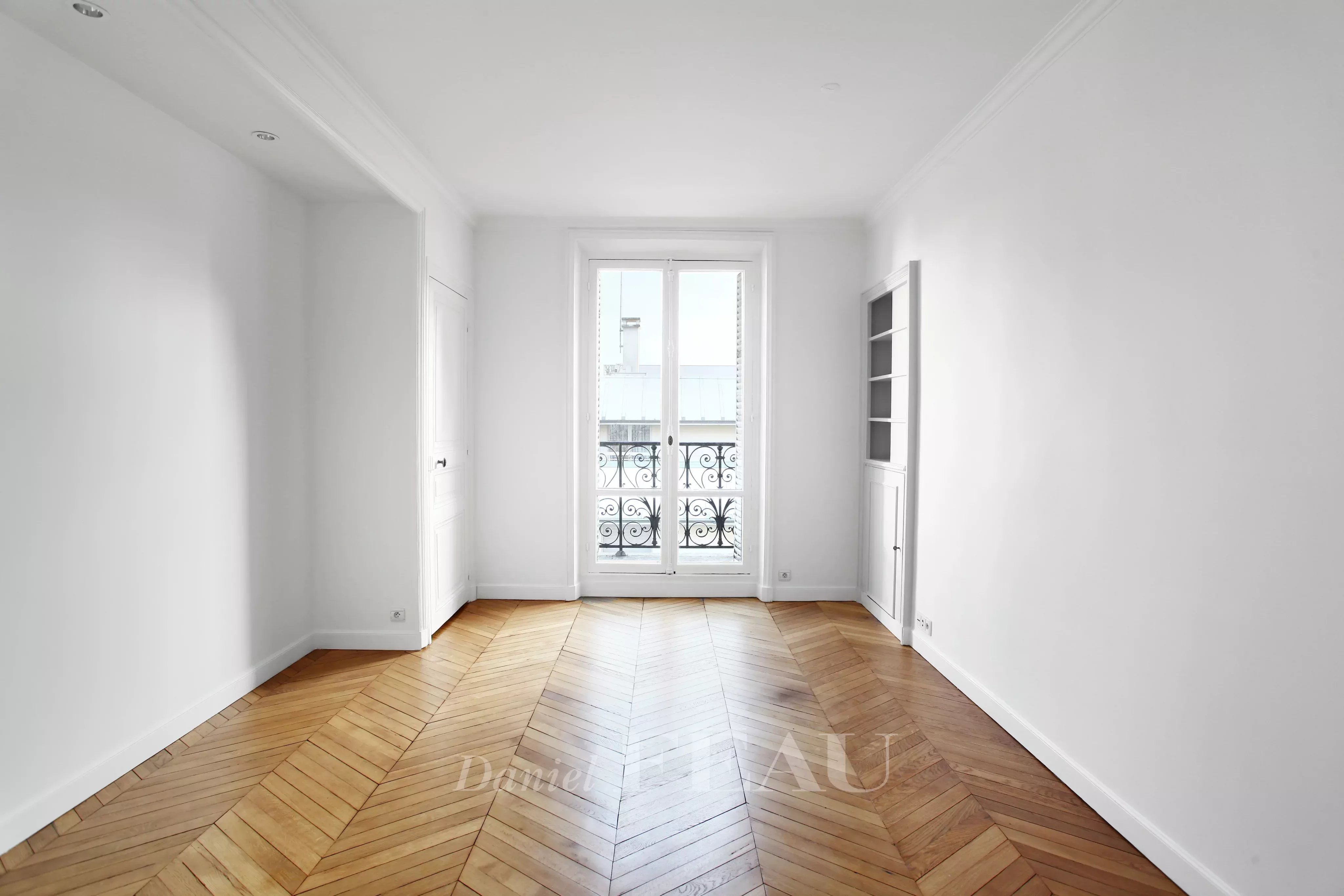 Appartement a louer  - 7 pièce(s) - 260.48 m2 - Surfyn