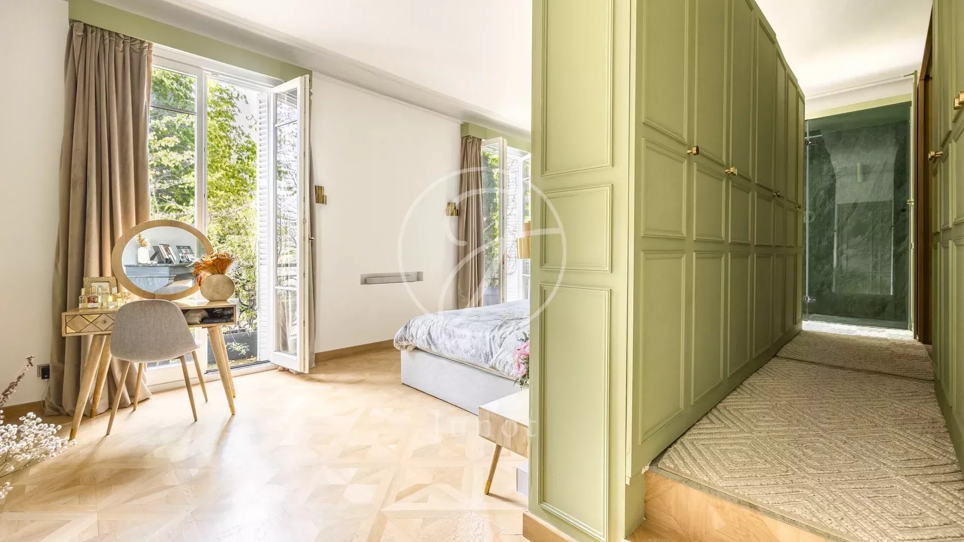 Appartement a louer paris-7e-arrondissement - 4 pièce(s) - 141.14 m2 - Surfyn