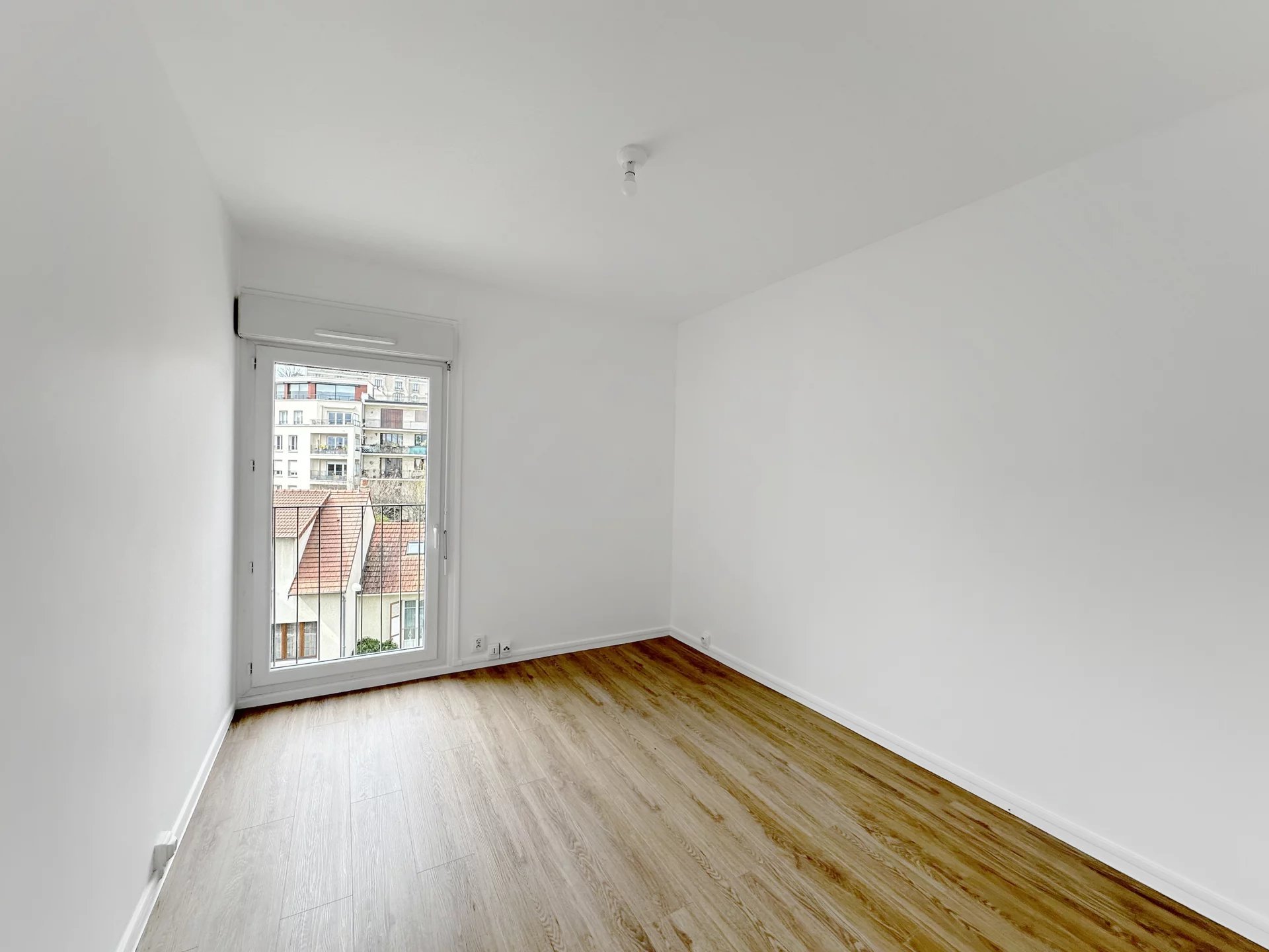 Appartement a louer suresnes - 4 pièce(s) - 75.7 m2 - Surfyn