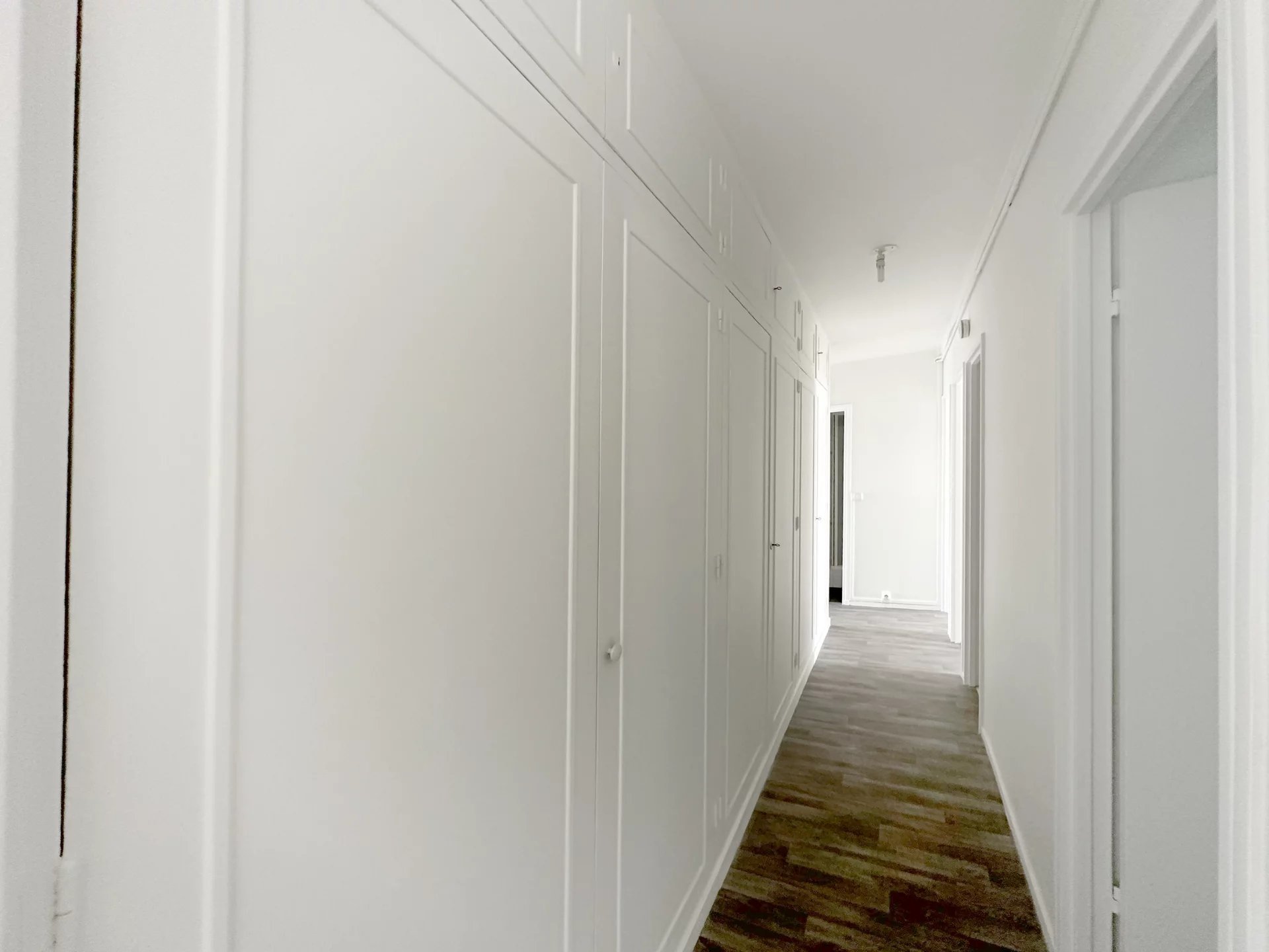 Appartement a louer suresnes - 5 pièce(s) - 90.85 m2 - Surfyn