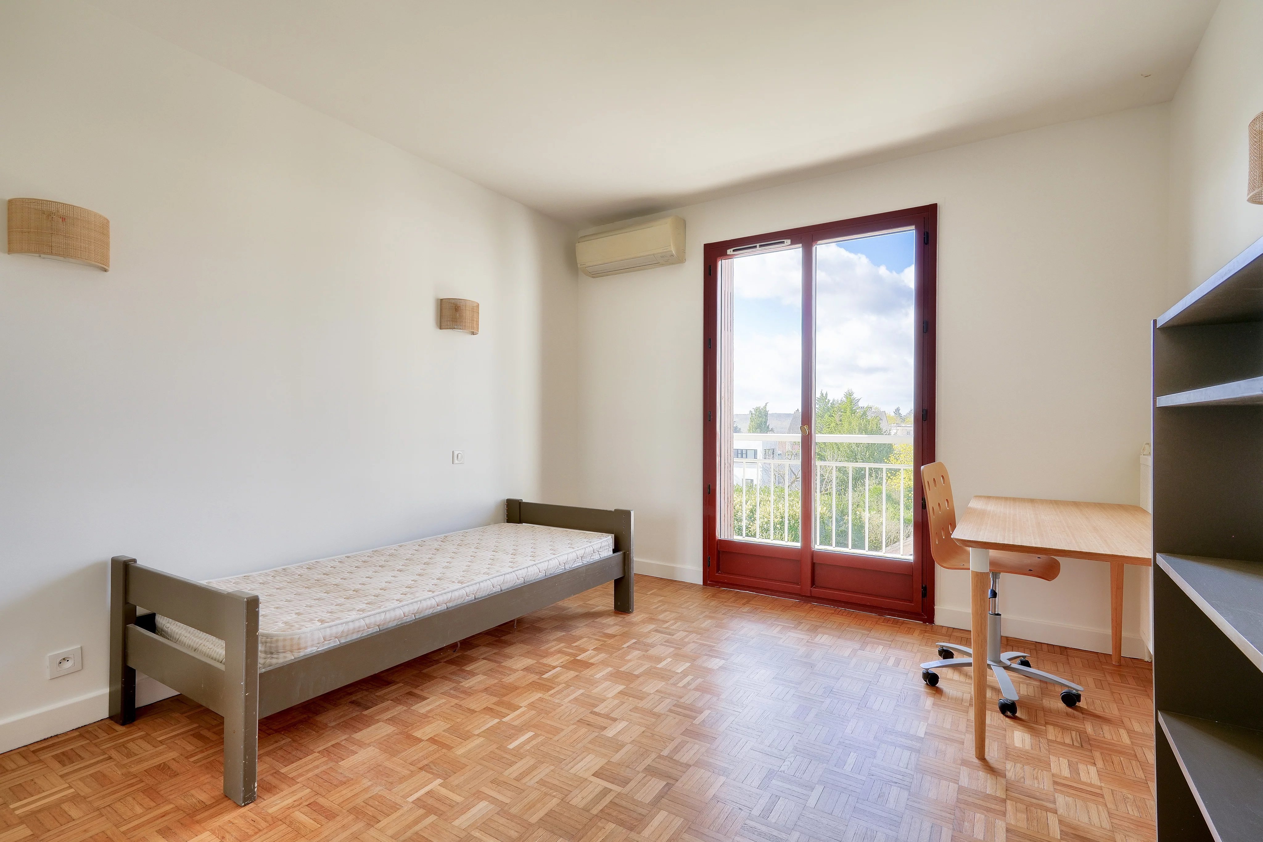 Appartement a louer  - 4 pièce(s) - 121 m2 - Surfyn