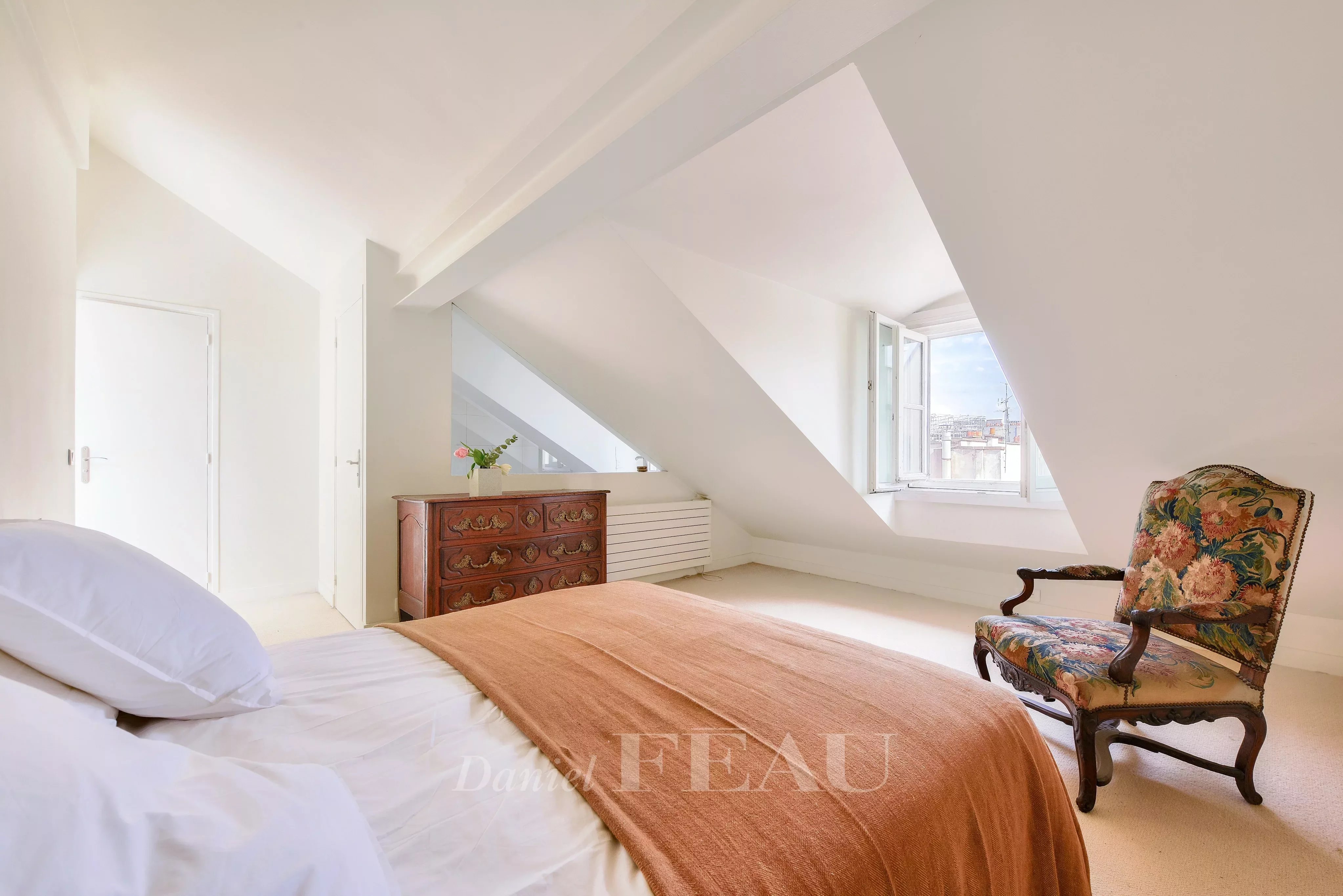 Appartement a louer paris-4e-arrondissement - 6 pièce(s) - 200 m2 - Surfyn