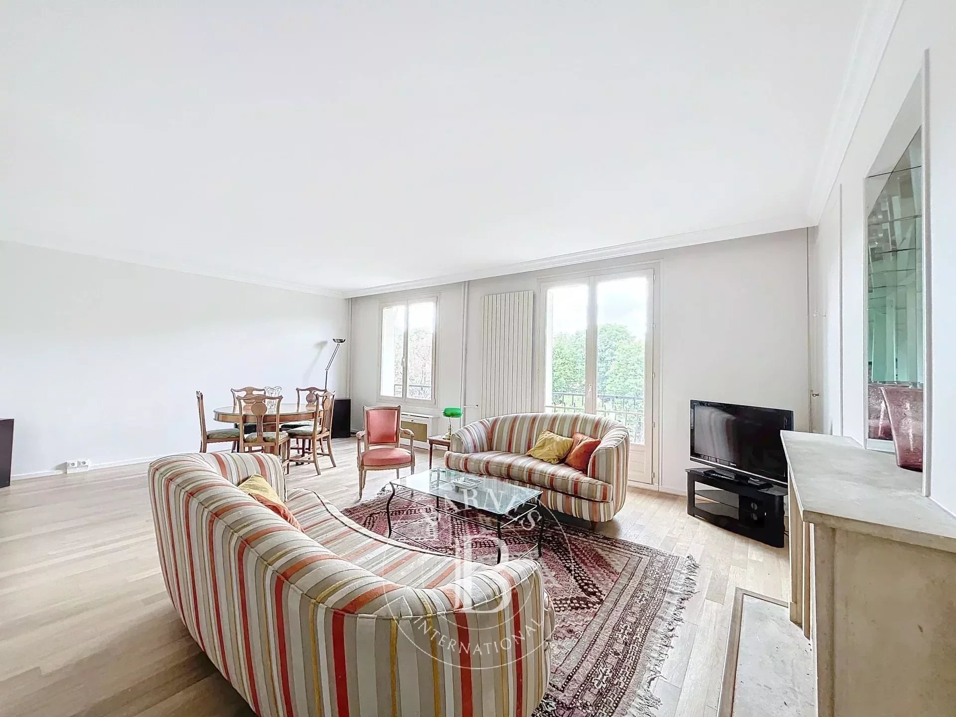 Appartement 4 pièce(s) 120 m²à louer Neuilly-sur-seine
