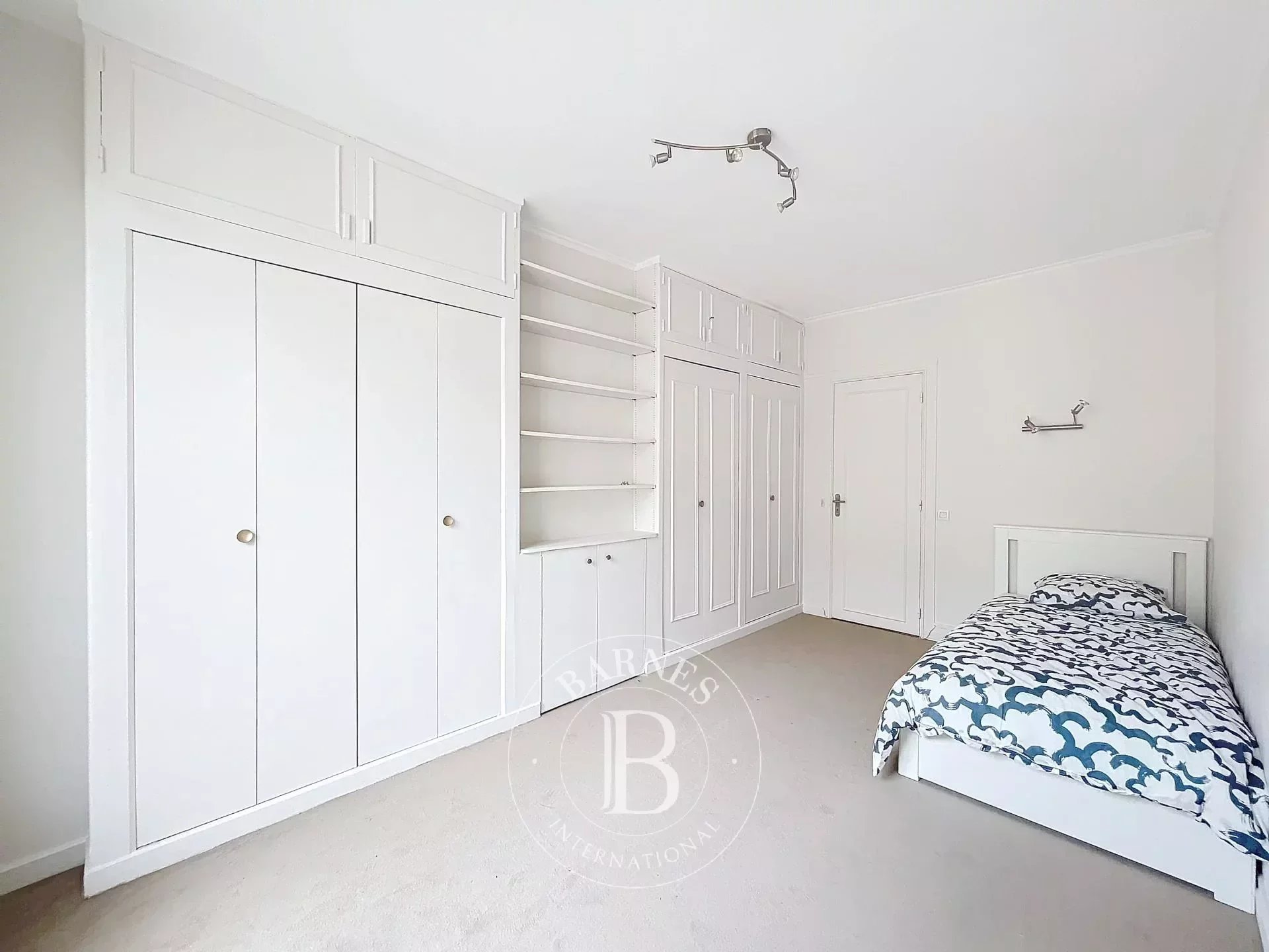 Appartement a louer  - 4 pièce(s) - 120 m2 - Surfyn