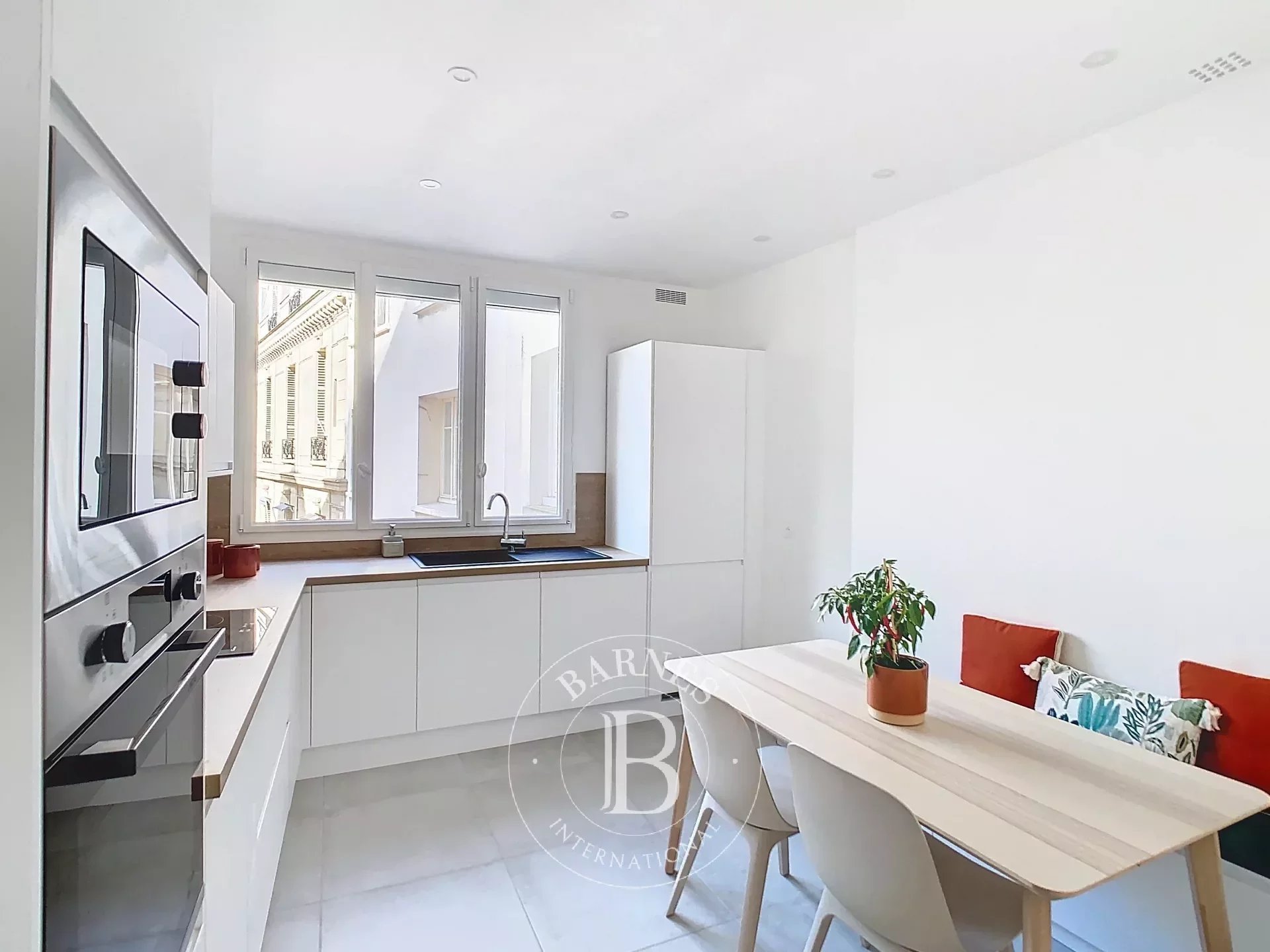 Appartement a louer paris-8e-arrondissement - 5 pièce(s) - 181.96 m2 - Surfyn