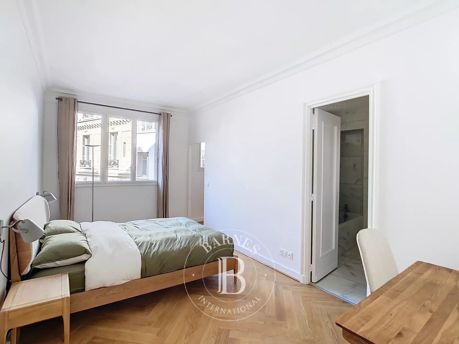 Appartement a louer  - 5 pièce(s) - 181.96 m2 - Surfyn