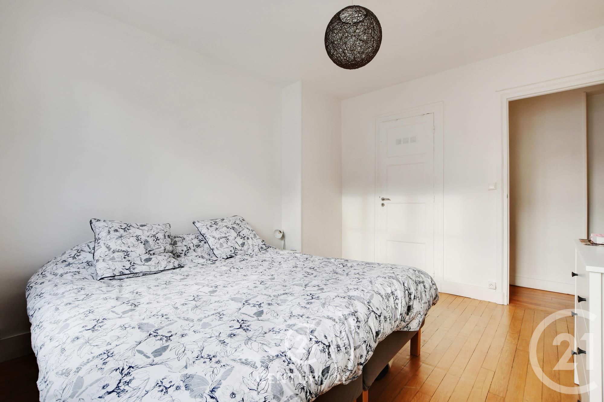 Appartement a louer paris-15e-arrondissement - 3 pièce(s) - 65.45 m2 - Surfyn
