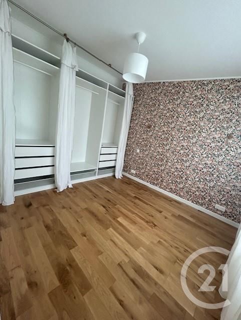 Appartement a louer colombes - 5 pièce(s) - 76.75 m2 - Surfyn