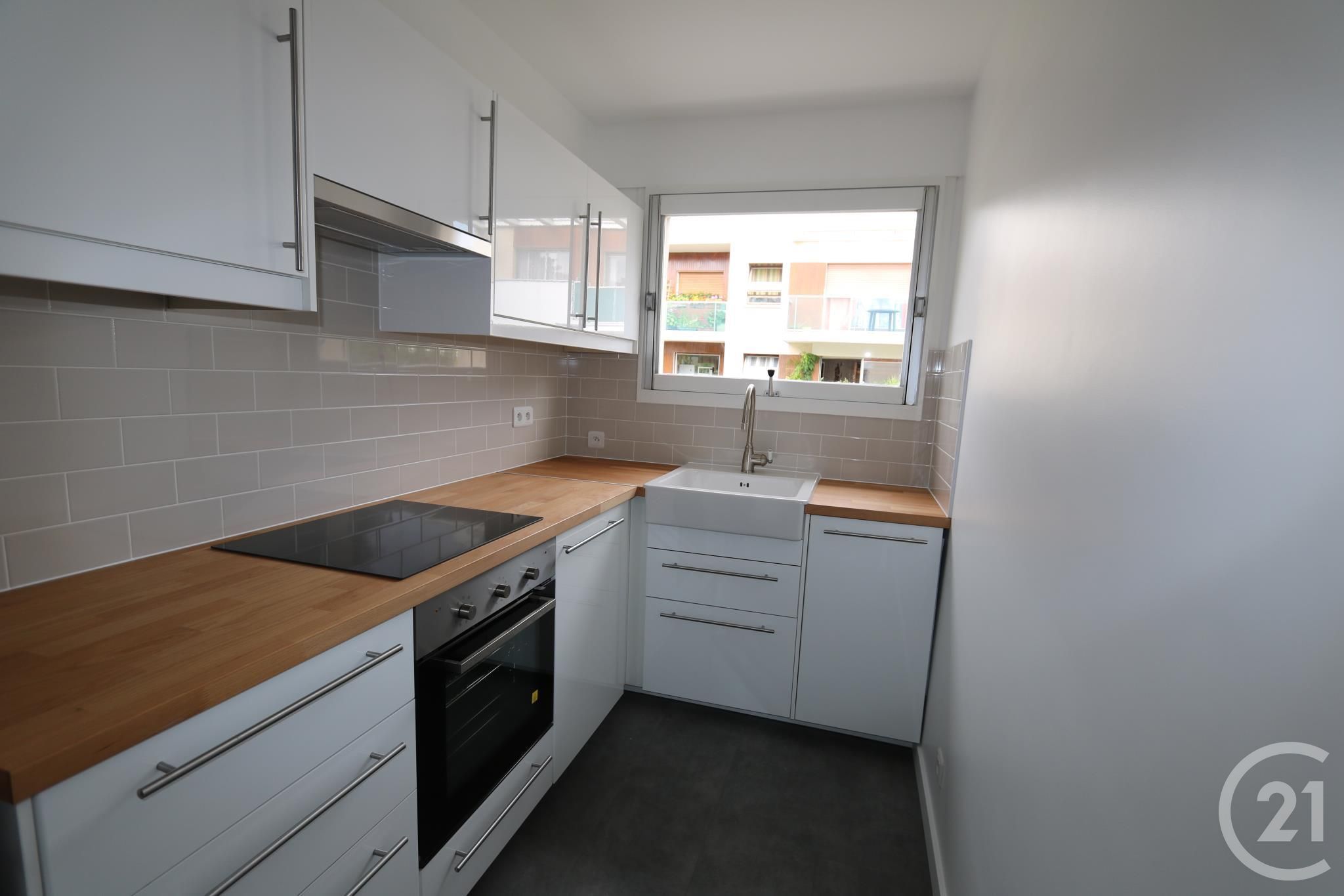 Appartement a louer rueil-malmaison - 4 pièce(s) - 89.01 m2 - Surfyn