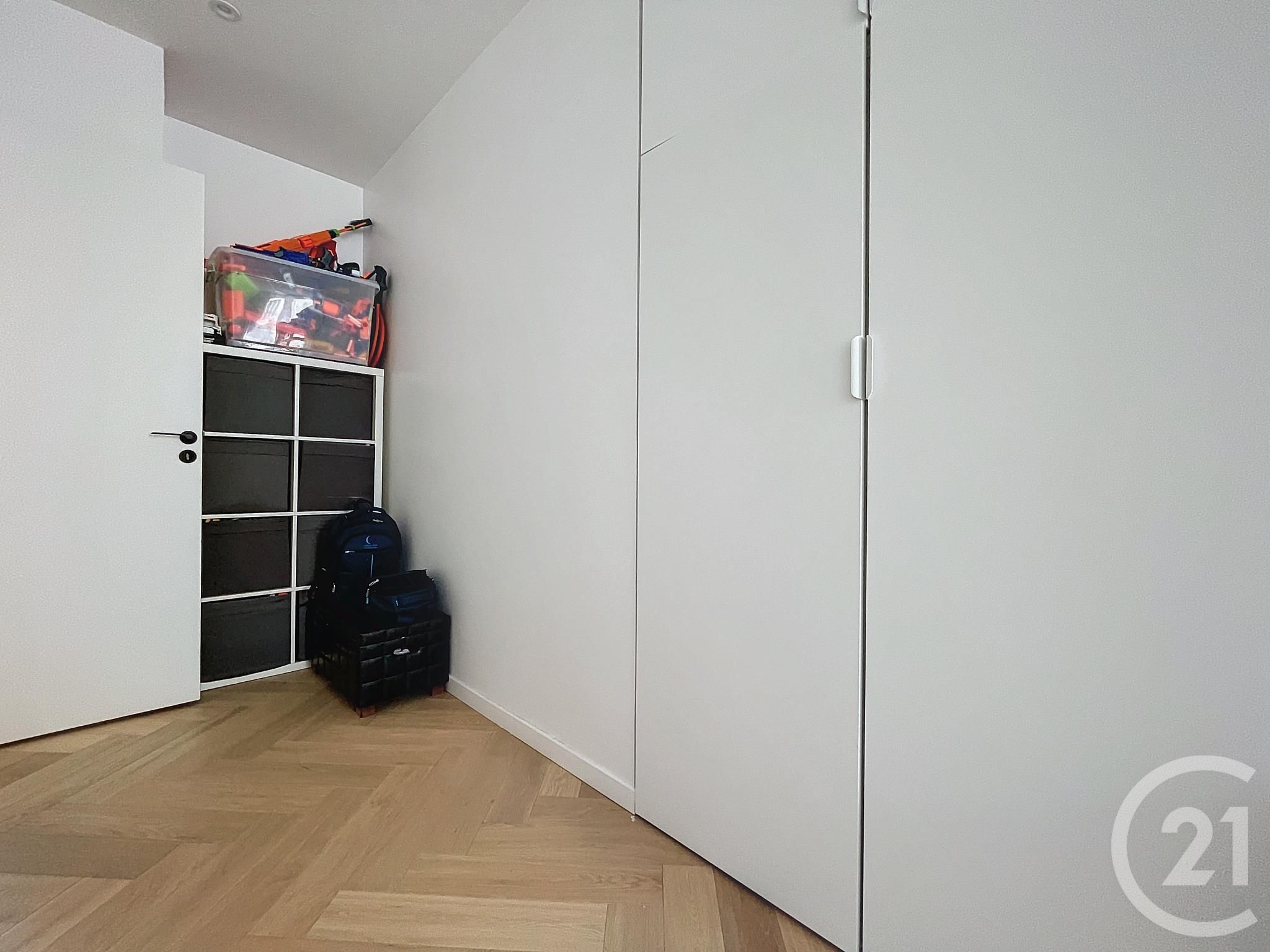 Appartement a vendre  - 4 pièce(s) - 124.41 m2 - Surfyn